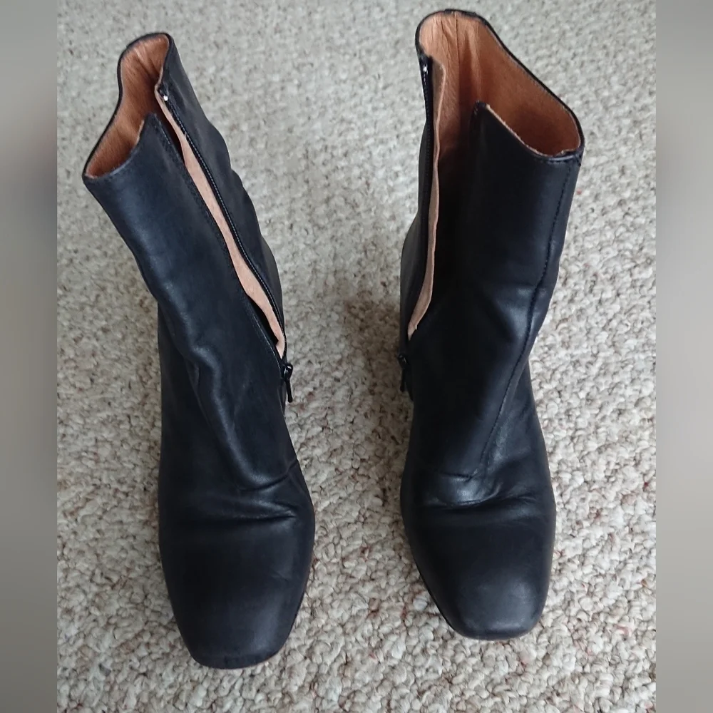 Free People black leather Nicola Bootie size 7